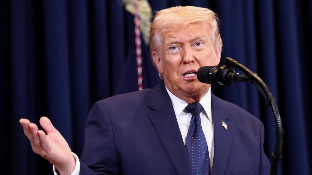 El presidente de Estados Unidos, Donald Trump, habla durante una conferencia de prensa en el Trump National Doral Miami en Miami, Florida, EEUU, el 9 de marzo de 2026.