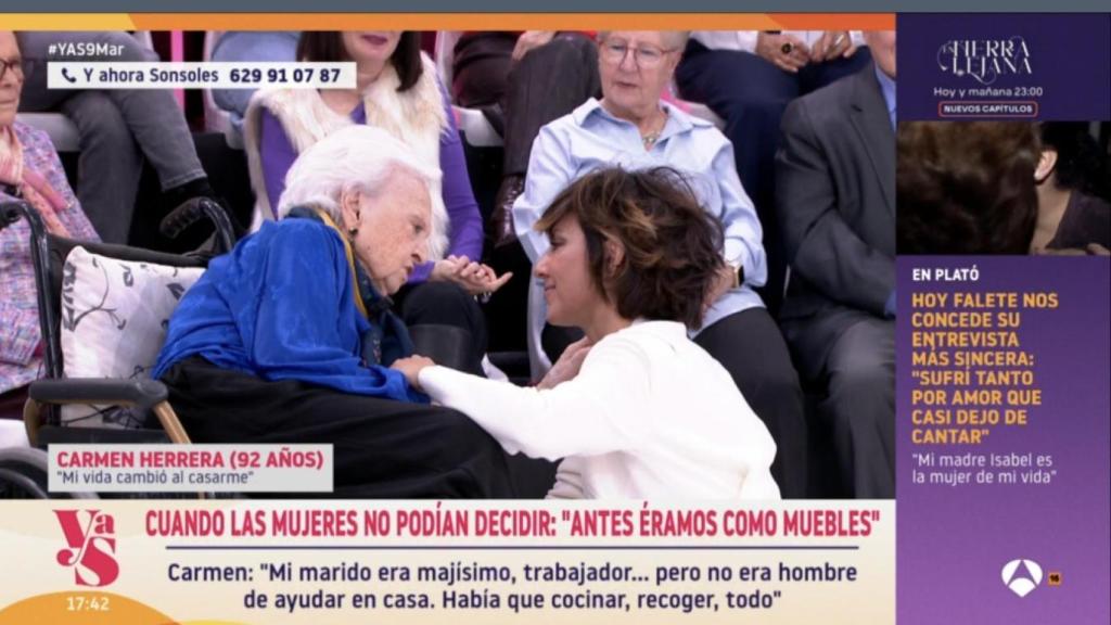 Sonsoles Ónega y una invitada en 'Y ahora Sonsoles'