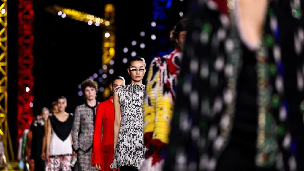 Imagen del desfile en el Grand Palais.