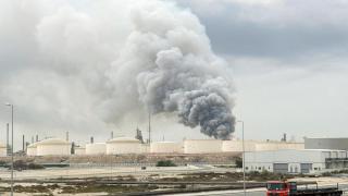 Ataque a una refinería en la isla de Sitra (Baréin).
