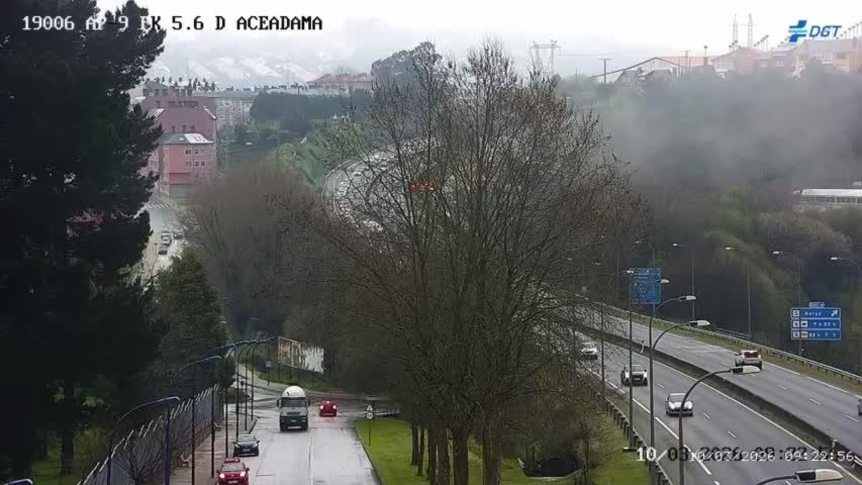 Dos heridos en la AP-9 a la altura de Culleredo (A Coruña) tras una colisión entre cuatro coches