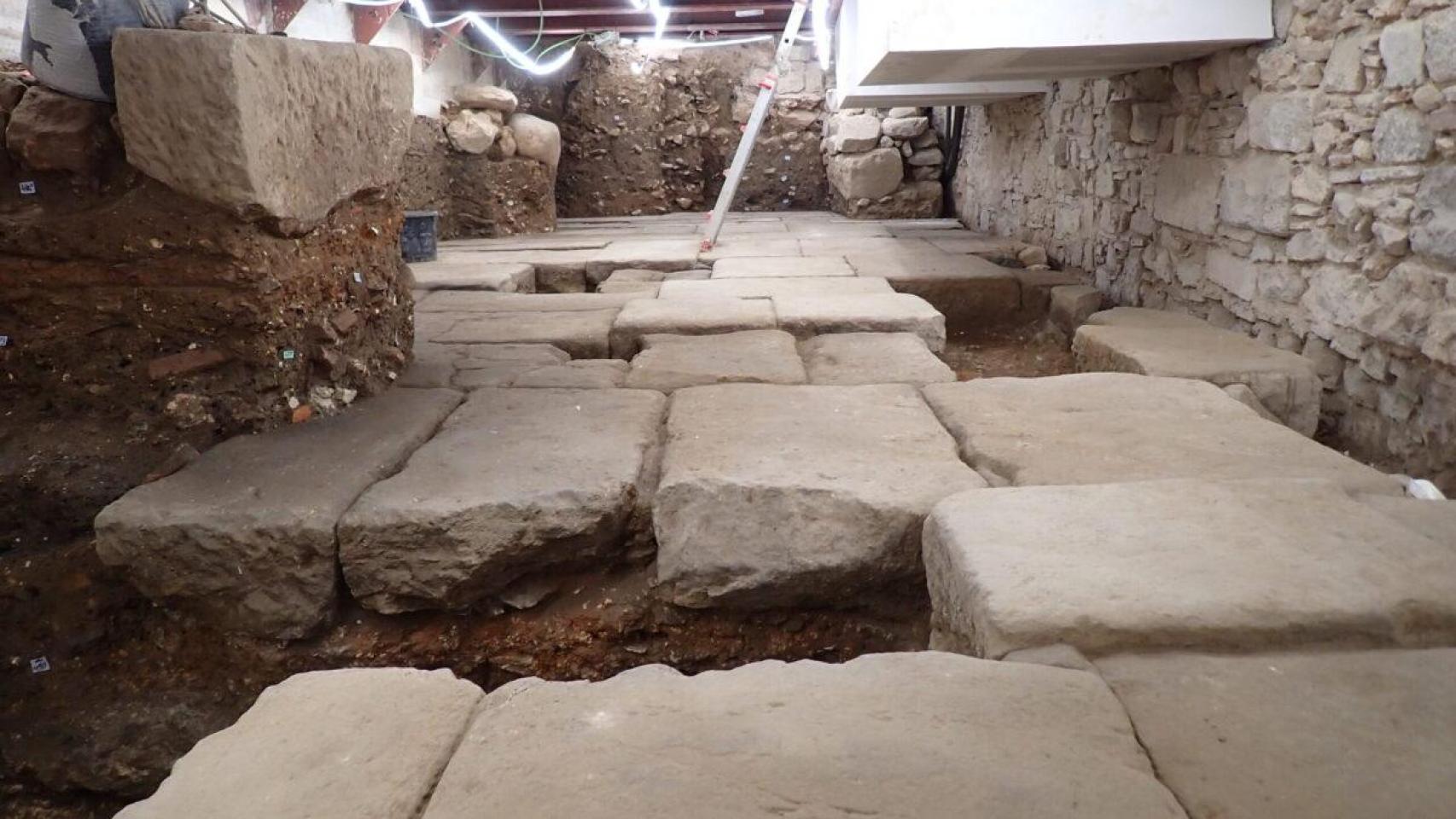La Sala Gran, donde los arqueólogos descubrieron una gran sección del pavimento monumental del foro romano bajo el Gran Hotel Barcino de Barcelona.