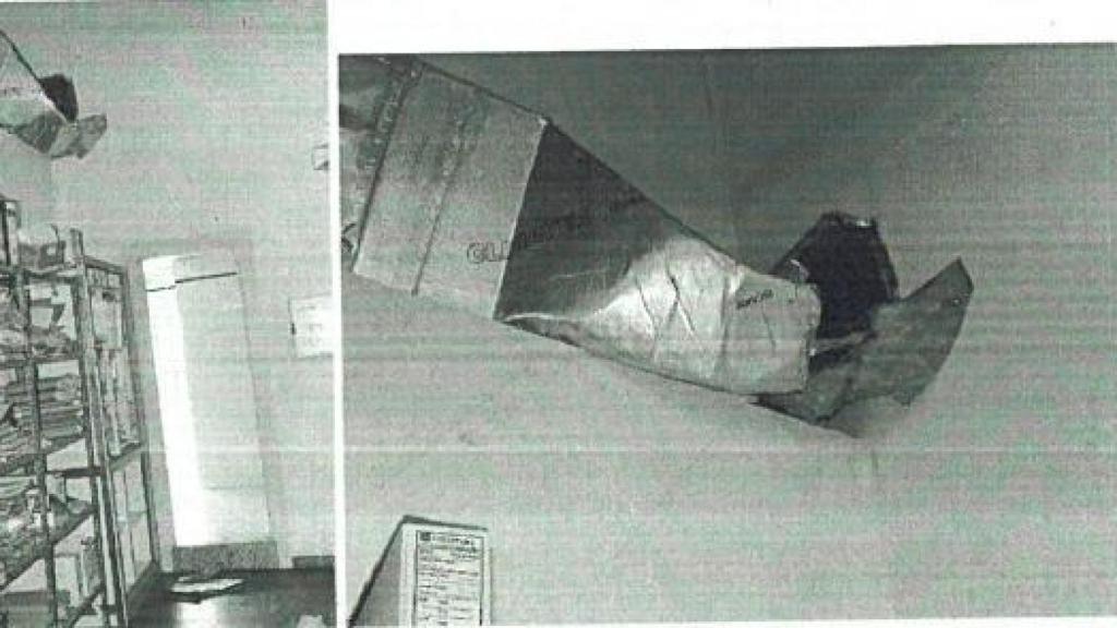 El conducto de ventilación por donde intentó huir el menor de edad, detenido por el atraco.