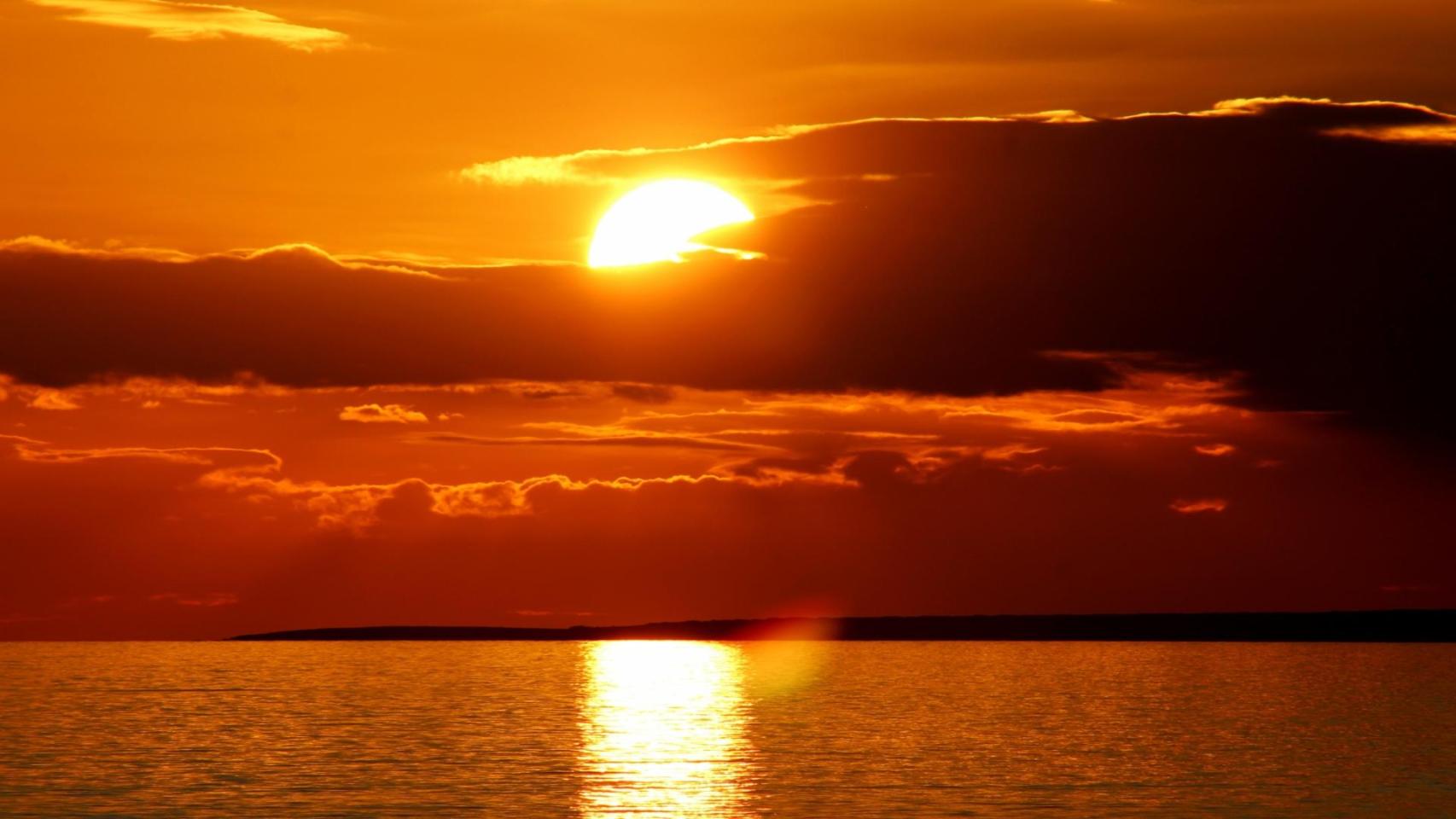Vistas del atardecer desde una playa