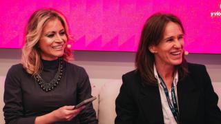 Berta Caro, directora corporativa de Tecalis, y María Troncoso, directiva de Coca-Cola, en el Foro Mujeres Referentes Quincemil