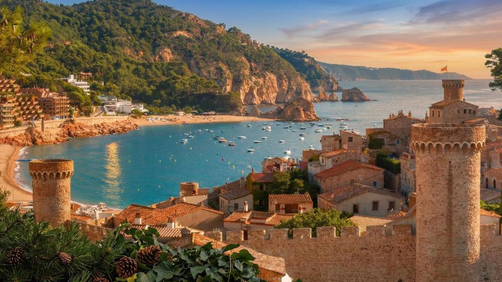 Visite Tossa de Mar, en Gerona.