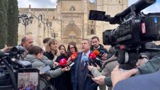 El presidente de Castilla-La Mancha, Emiliano García-Page, durante su intervención ante los medios en Palencia, este martes
