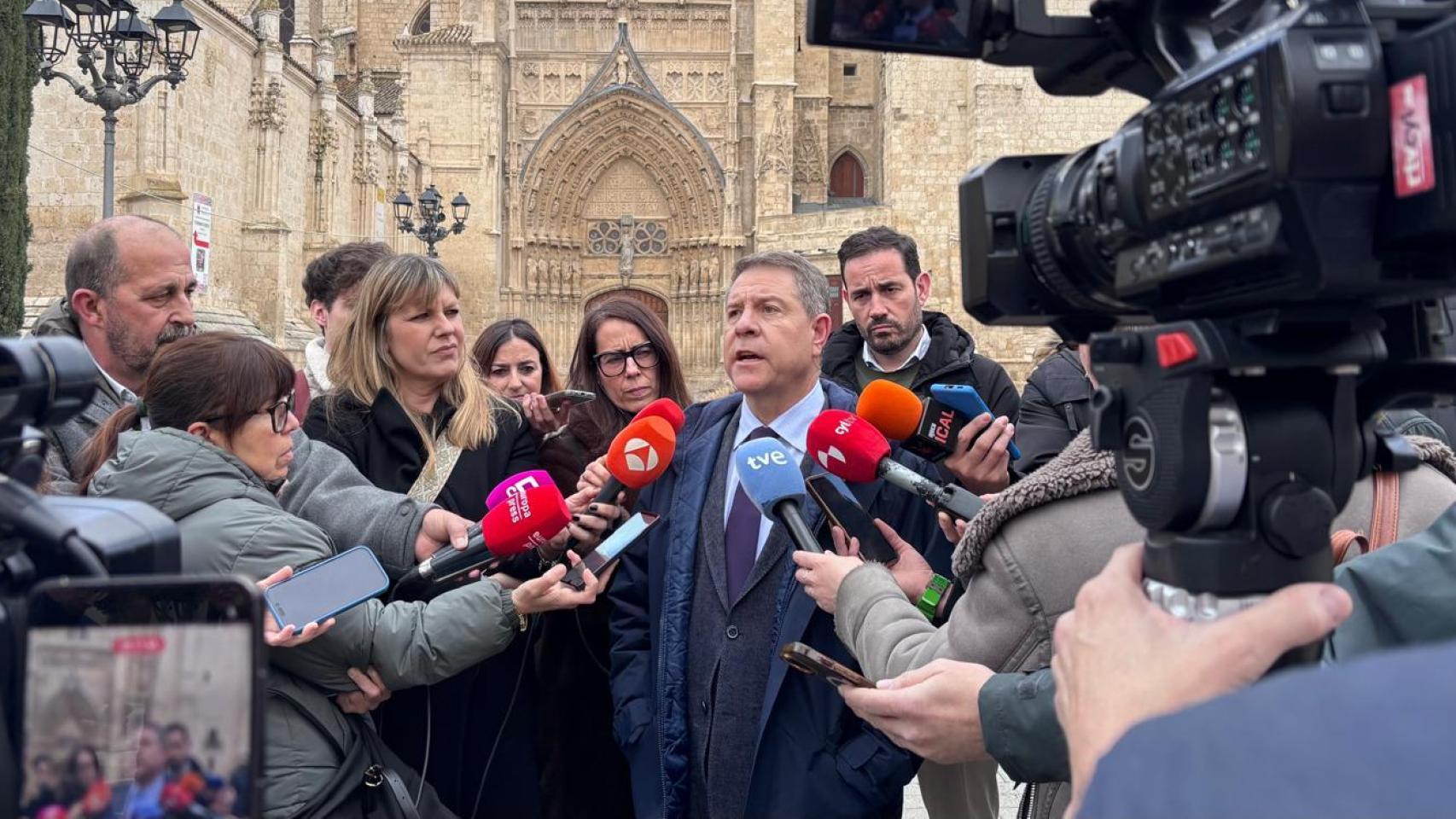El presidente de Castilla-La Mancha, Emiliano García-Page, durante su intervención ante los medios en Palencia, este martes