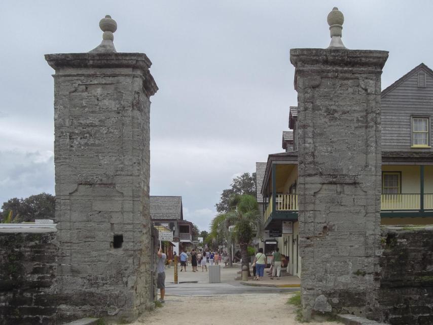 La antigua puerta de la ciudad de San Agustín de Florida.