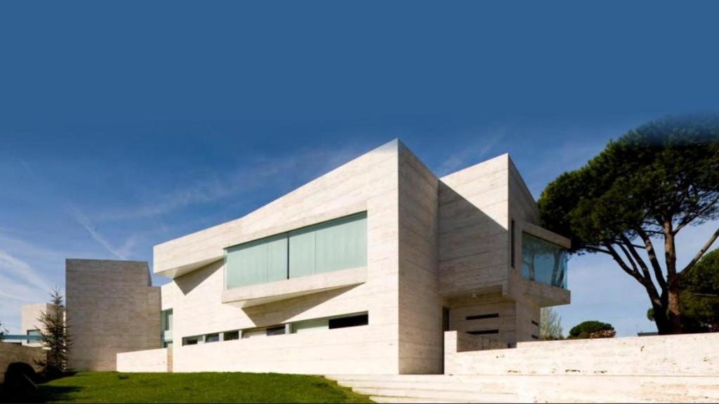 Otra imagen de la fachada de Pozuelo.