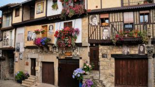 Mogarraz, el pueblo de las mil caras, en Salamanca.