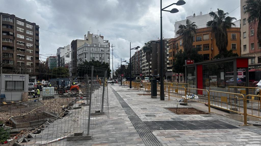 Las nuevas aceras en el tramo reabierto. EE