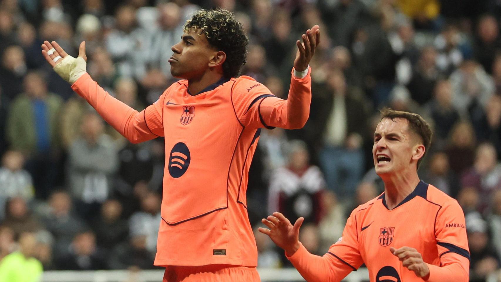 Lamine Yamal celebra el gol del empate ante el Newcastle.