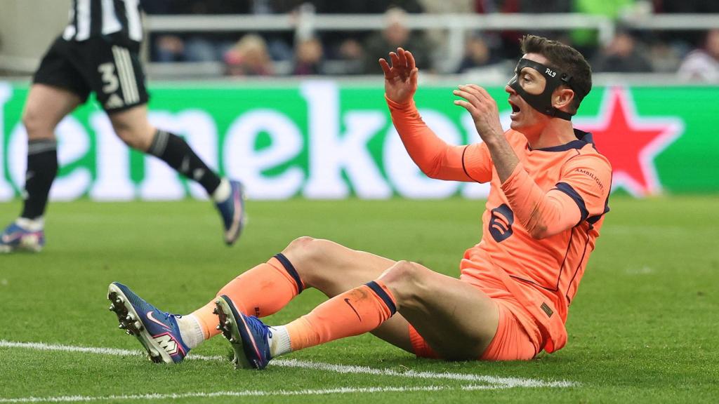 Lewandowski, frustrado tras fallar una ocasión.