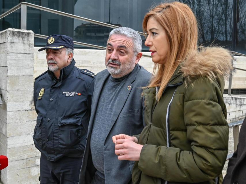 El subdelegado del Gobierno, Pedro de la Fuente, el comisario jefe provincial, José Carlos Donoso, y la alcaldesa de Miranda, Aitana Hernando