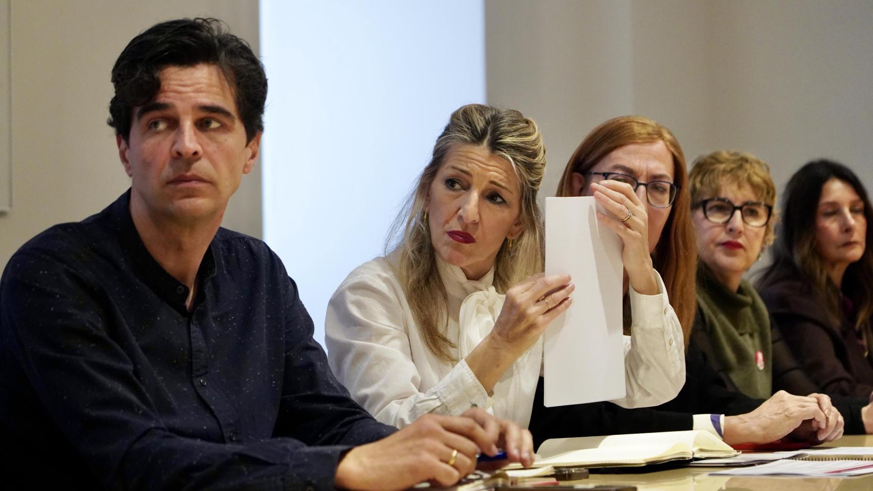 El candidato de la coalición IU-Sumar-Verdes-Equo a las elecciones autonómicas de Castilla y León, Juan Gascón, junto a la vicepresidenta segunda y ministra de Trabajo, Yolanda Díaz, durante la reunión de este miércoles en Valladolid