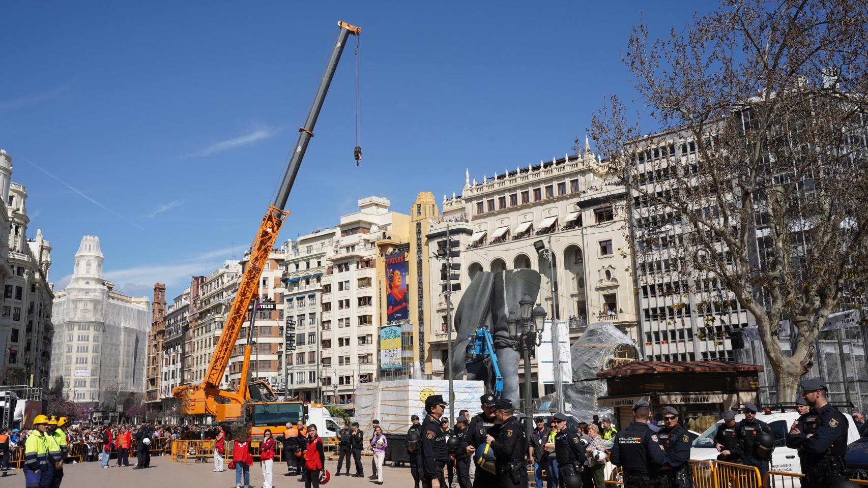 La falla municipal 2026, en plena 'plantà'. Raquel Granell