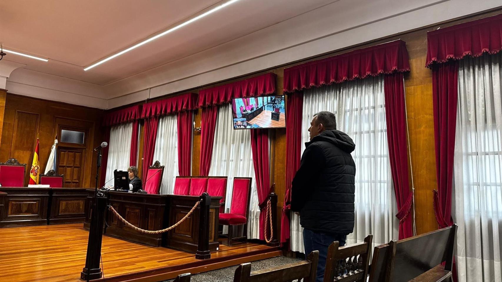 Dos años de cárcel para el cabecilla de una red que fabricaba tabaco ilegal en naves de Ourense y Pontevedra