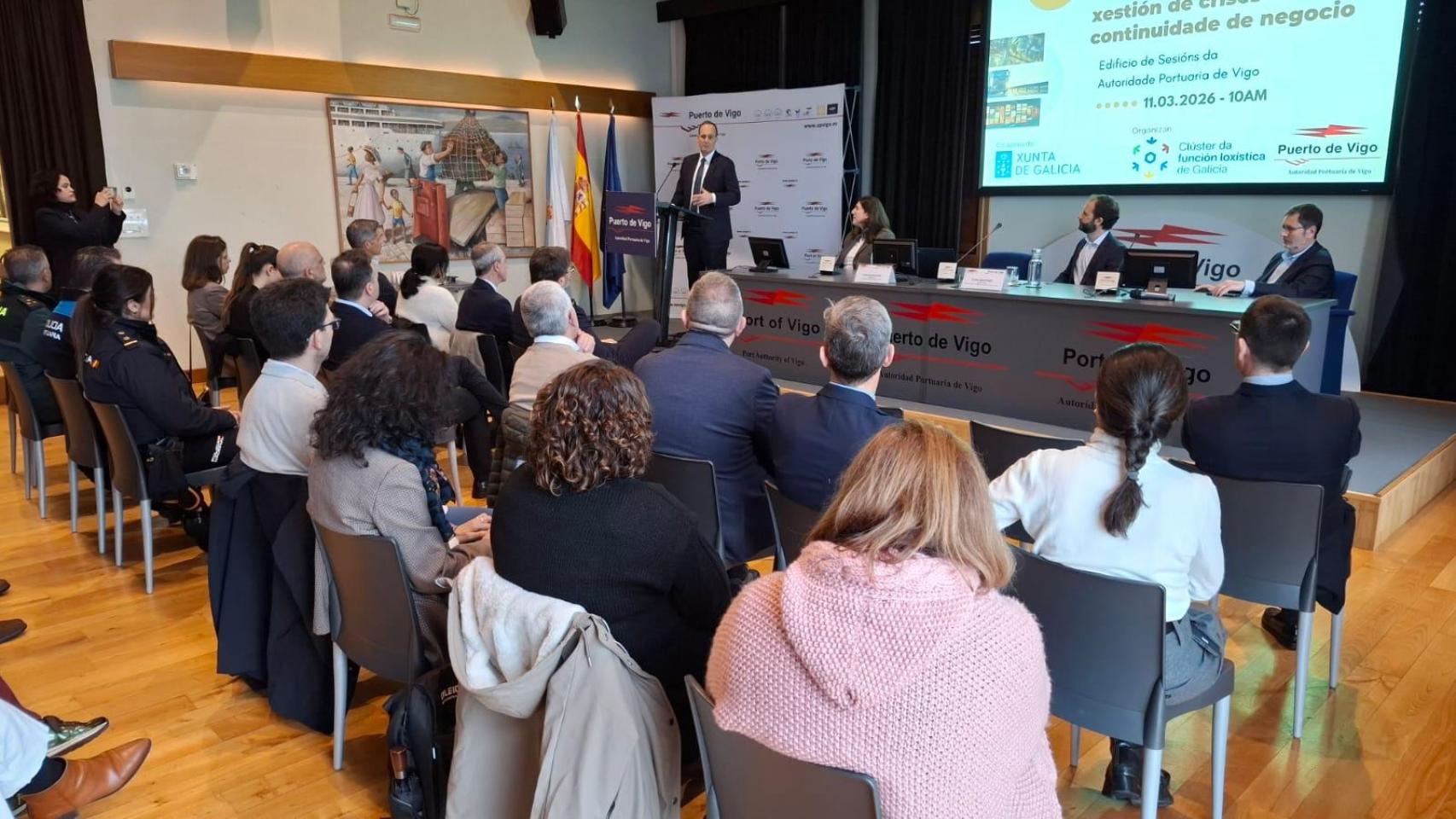 Empresas gallegas y Puerto de Vigo analizan la planificación estratégica ante riesgos y crisis internacionales