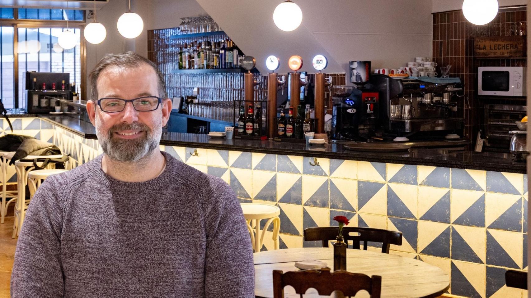 Javier, el nuevo dueño del bar Yogui´s de Toledo que ha reabierto como Restaurante Santa Cruz.