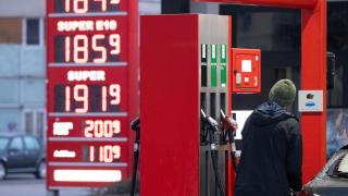 Subida del precio de la gasolina.