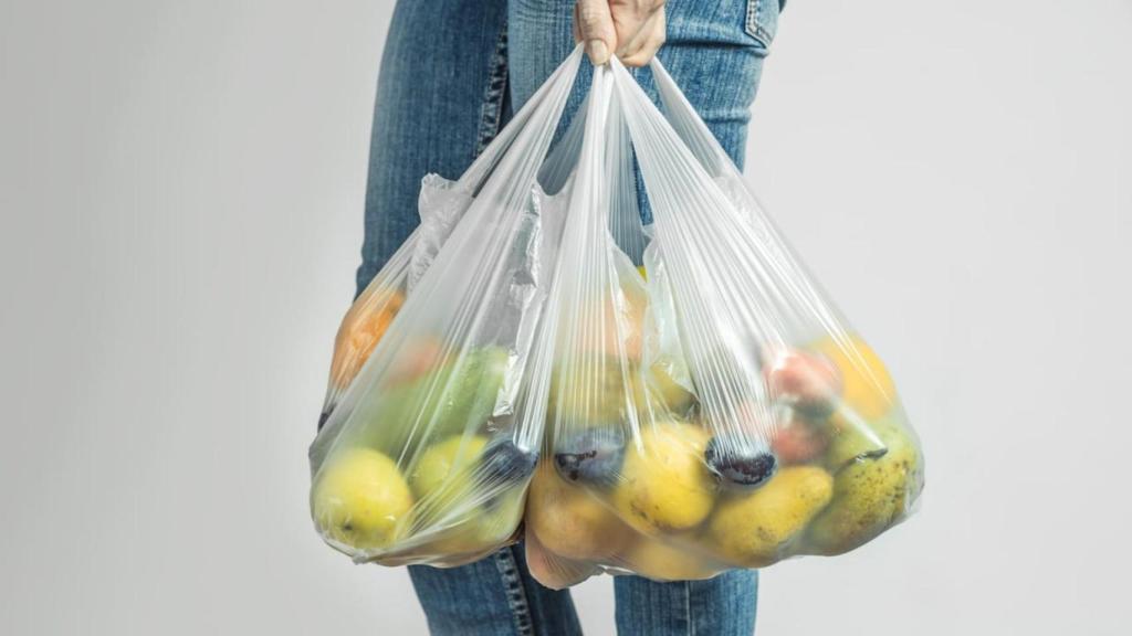 Tailandia cambia las normas: elimina el plástico de sus supermercados y lo sustituye por una idea que marca la diferencia