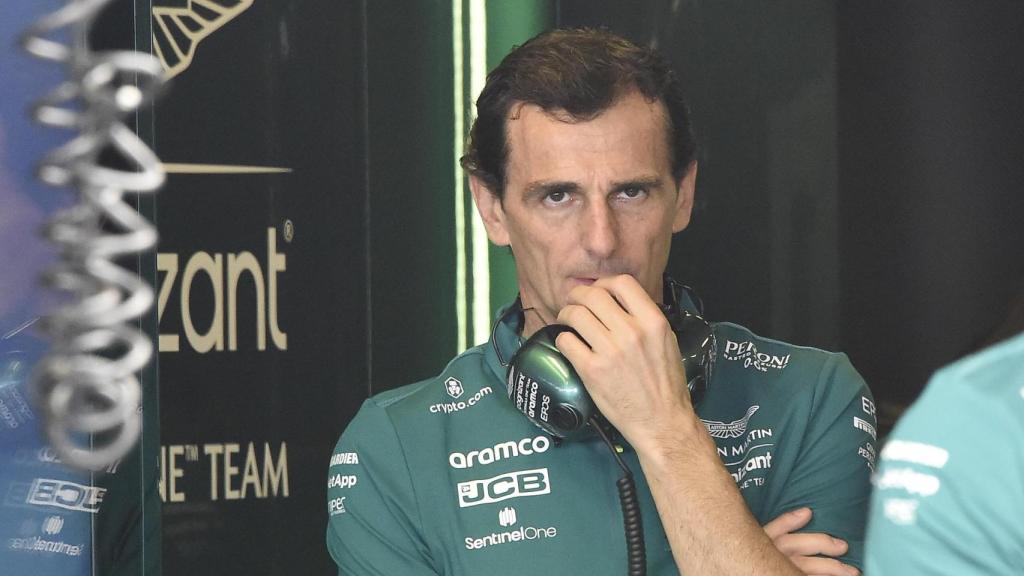 Pedro de la Rosa, en el box de Aston Martin.