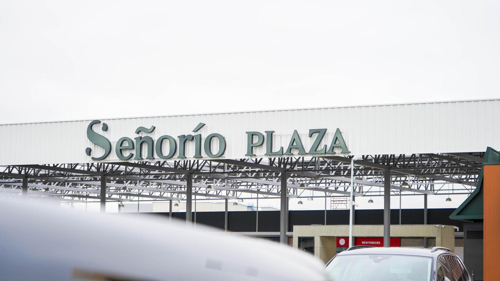 Letrero del nuevo parque comercial Señorío Plaza, ubicado en Illescas (Toledo).