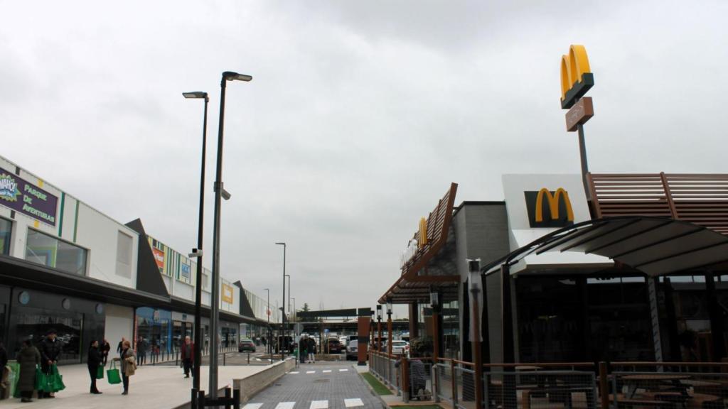 Varias de las tiendas y restaurantes de Señorío Plaza.