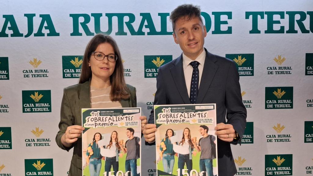 Sandra Martínez y Carlos García en la presentación de la campaña.