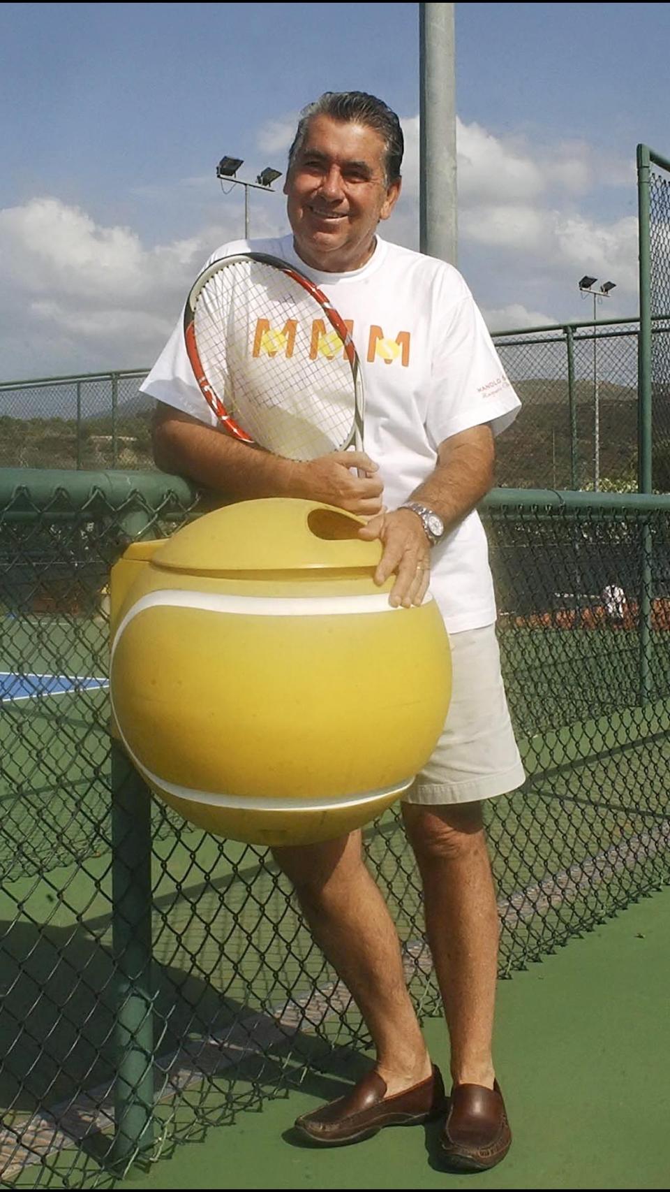 Manolo Santana, en el Manolo Santana Racquets Club Tennis & Padel en 2008.