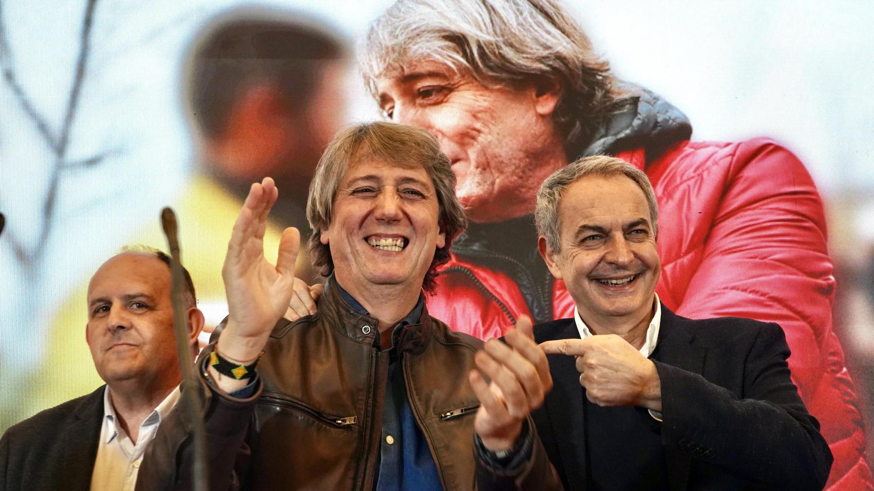 José Luis Rodríguez Zapatero con Carlos Martínez y José Luis Aceves de fondo.