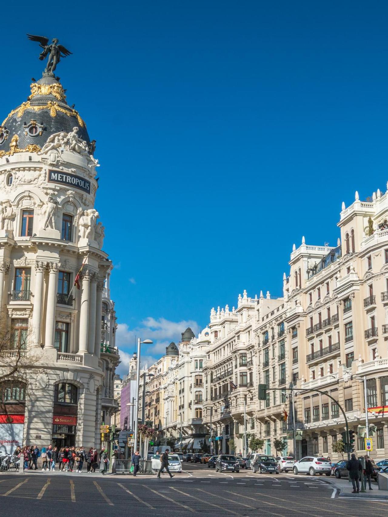 El nuevo local abre sus puertas en la avenida más conocida de la capital.