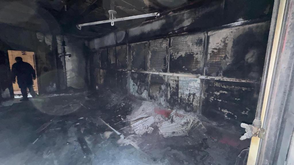 El supuesto foco del incendio de la empresa vinculada al sector del mueble.