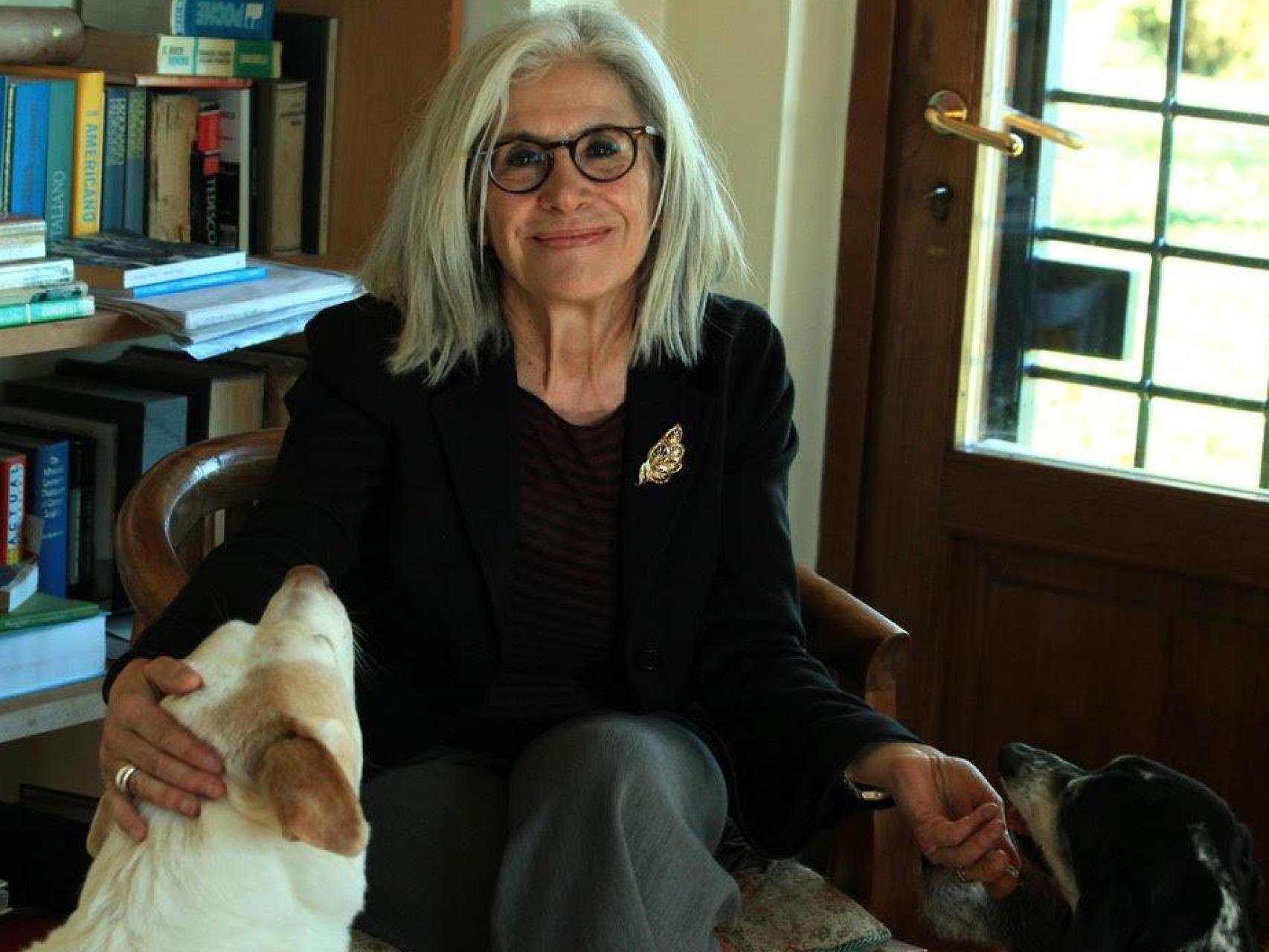 Sandra Petrignari con sus perros. Foto: Pasquale Comegna.