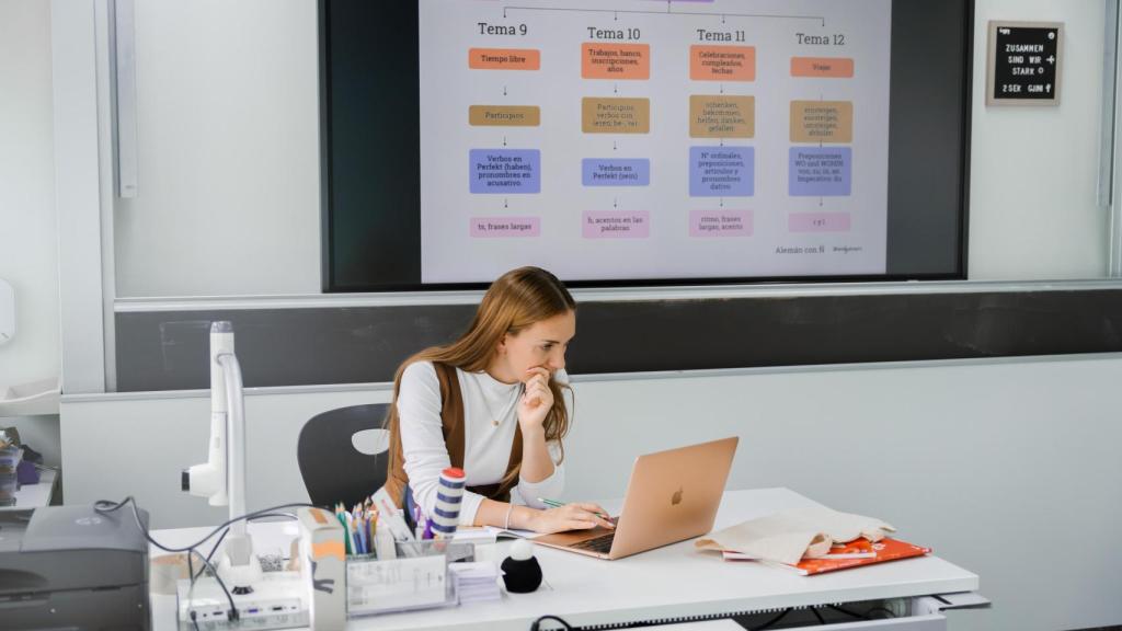 Andrea García trabajando en su academia