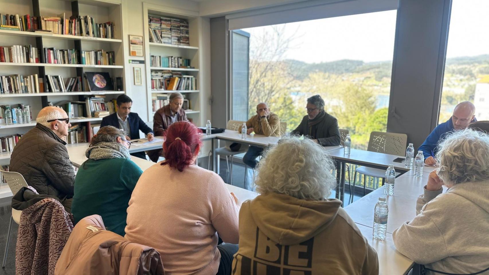 Reunión entre el alcalde de Ferrol y Asociación de Vecinos de Canido