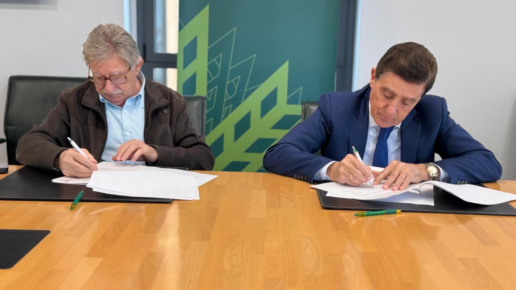 Renovación del convenio entre Caja Rural de Soria y Asamis, que cumple 10 años.