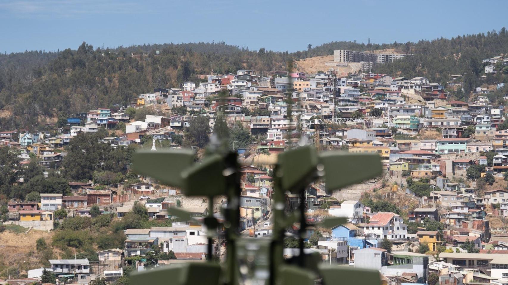 El sistema antidrones CROW vigilando el espacio aéreo chileno.