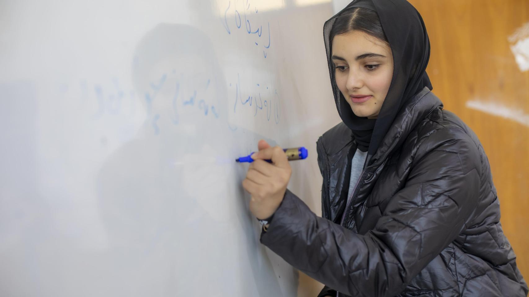 Joven refugiada en el Club para adolescentes REIP, Irak.