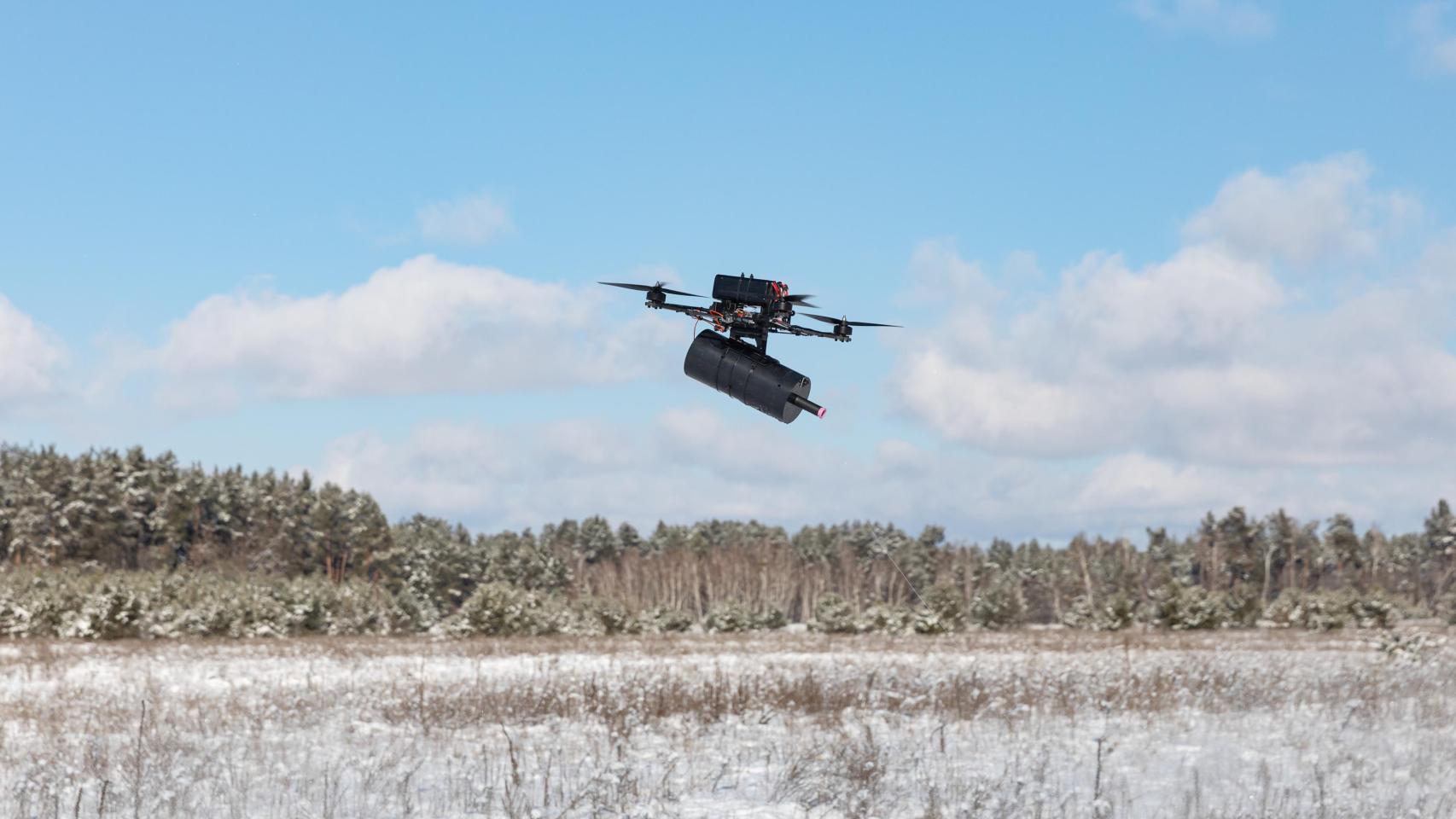 Dron militar controlado con fibra óptica.