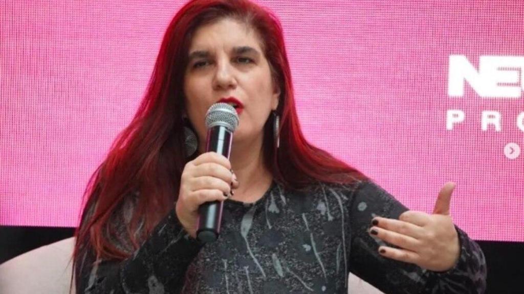Luciana Peker durante una conferencia. EE