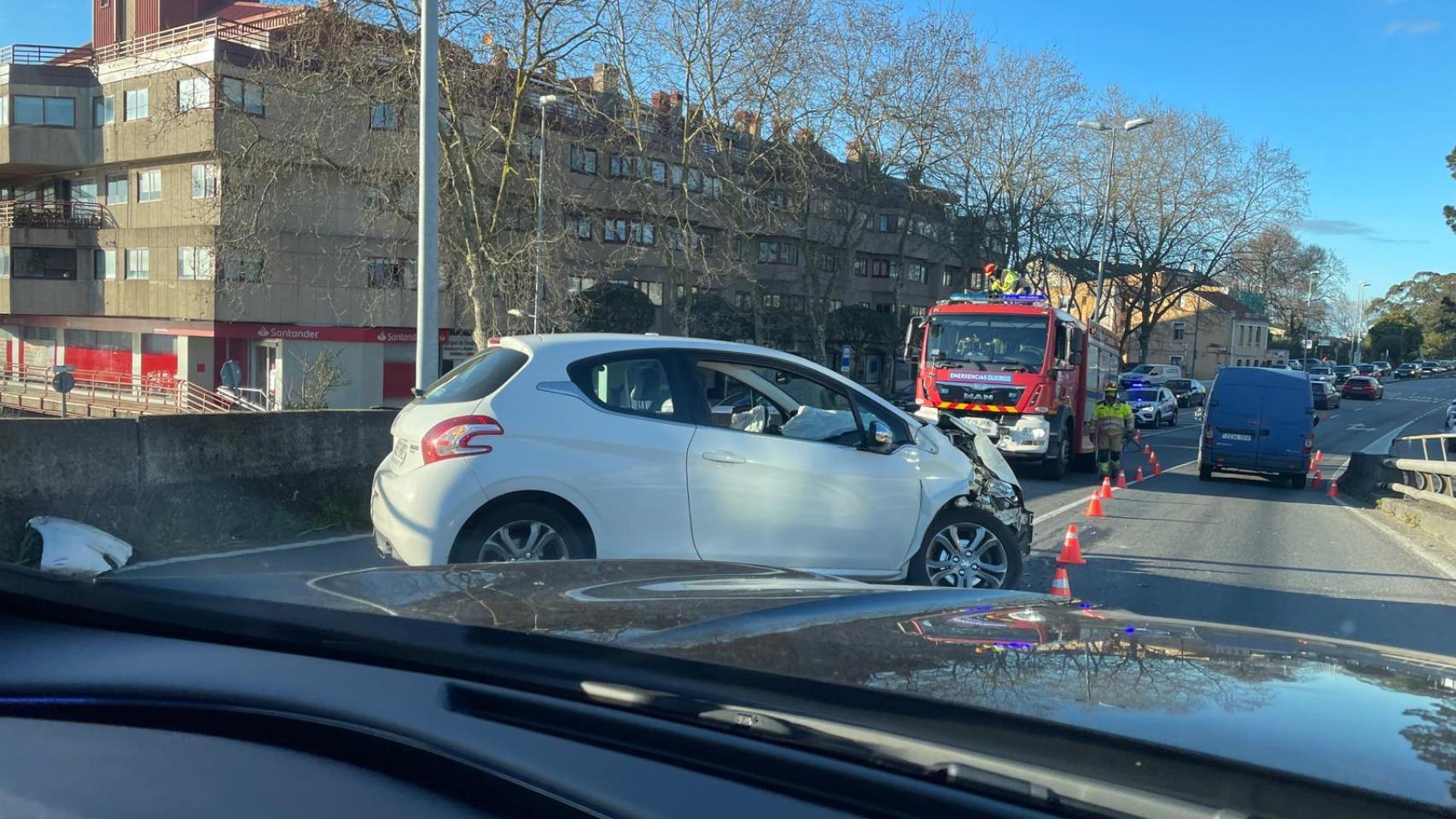 Accidente el viaducto de acceso a Santa Cristina