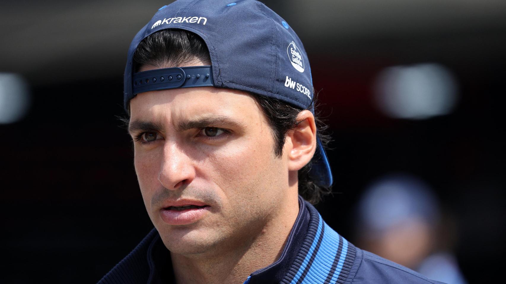 Carlos Sainz, en el paddock del GP de China.
