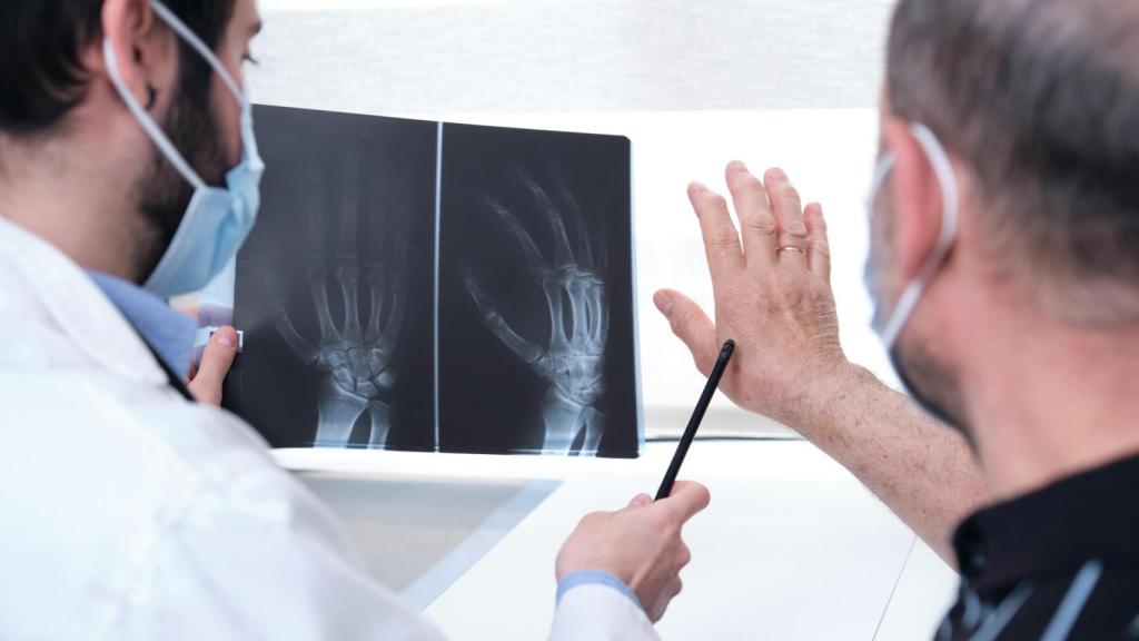 Imagen de una consulta de reumatología.