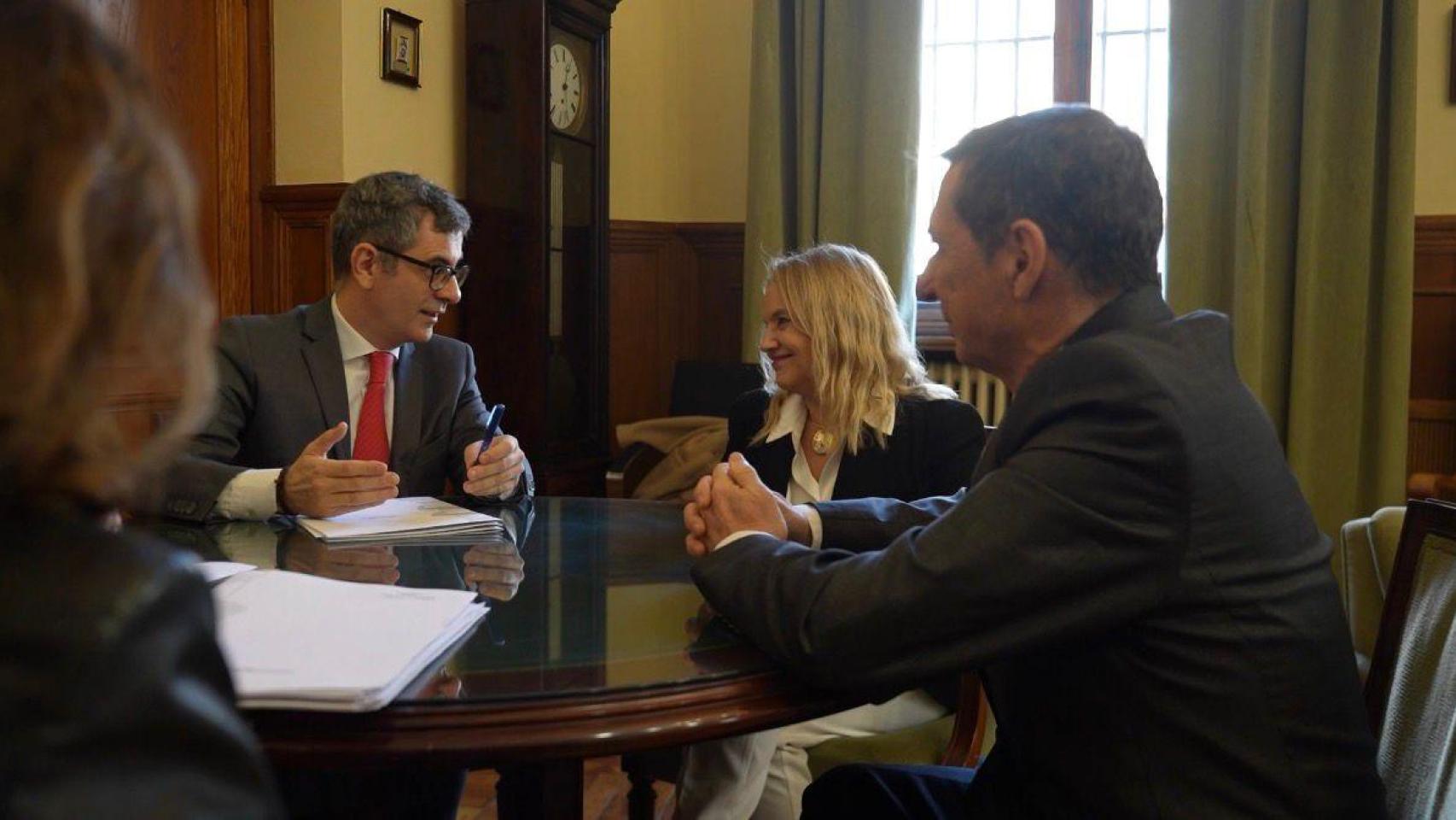 La reunión entre Félix Bolaños y María Pilar Astray se celebró el jueves en la Audiencia Provincial de Toledo.