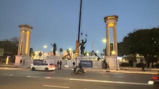 Así lucen las polémicas esculturas gigantes de Venus y Neptuno la entrada del puerto de Málaga