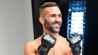 Hecher Sosa, en su posado oficial como peleador de la UFC