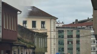 Incendio en una 'narcocasa' ocupada en Vilagarcía (Pontevedra).