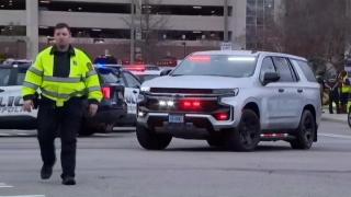 La Policía desplegada en la universidad de Old Dominion, en Virginia, tras el ataque.